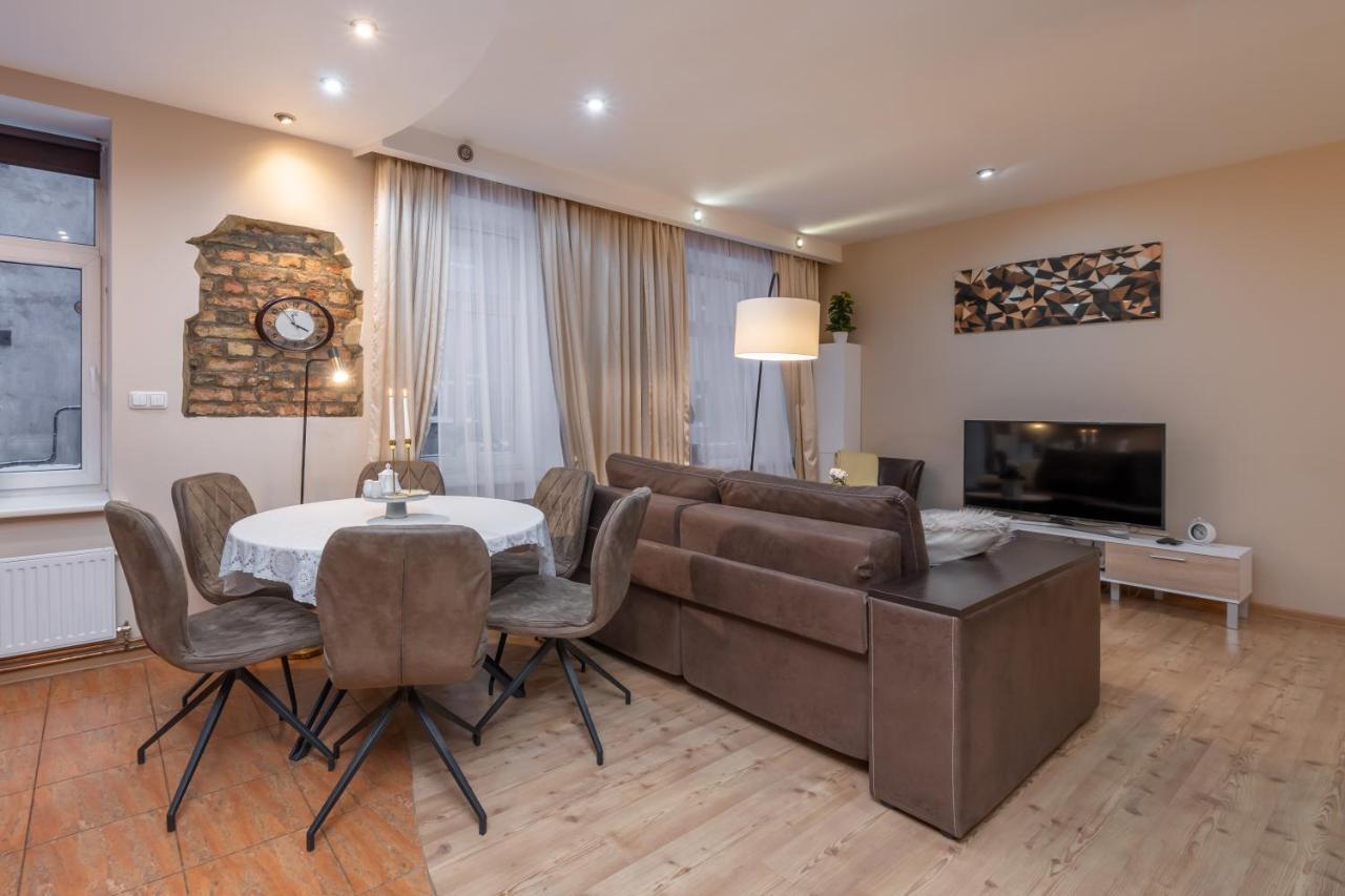 Апартаменты Baltic Amber In Diplomatic District & Free Parking Рига Экстерьер фото