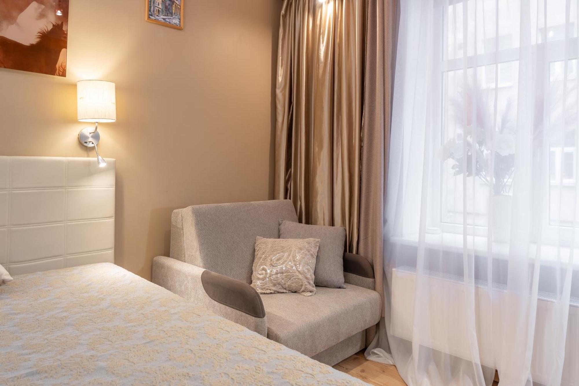 Апартаменты Baltic Amber In Diplomatic District & Free Parking Рига Экстерьер фото